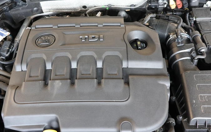 Skoda Superb cena 76400 przebieg: 132000, rok produkcji 2018 z Dolsk małe 232